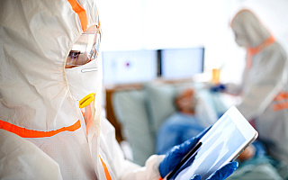 Dane sanepidu: 461 osób personelu medycznego jest zakażonych koronawirusem